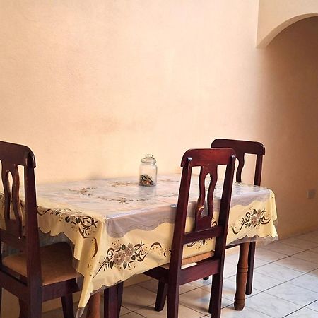 מלון Soufrière Sleeping Bueaty Gest House מראה חיצוני תמונה